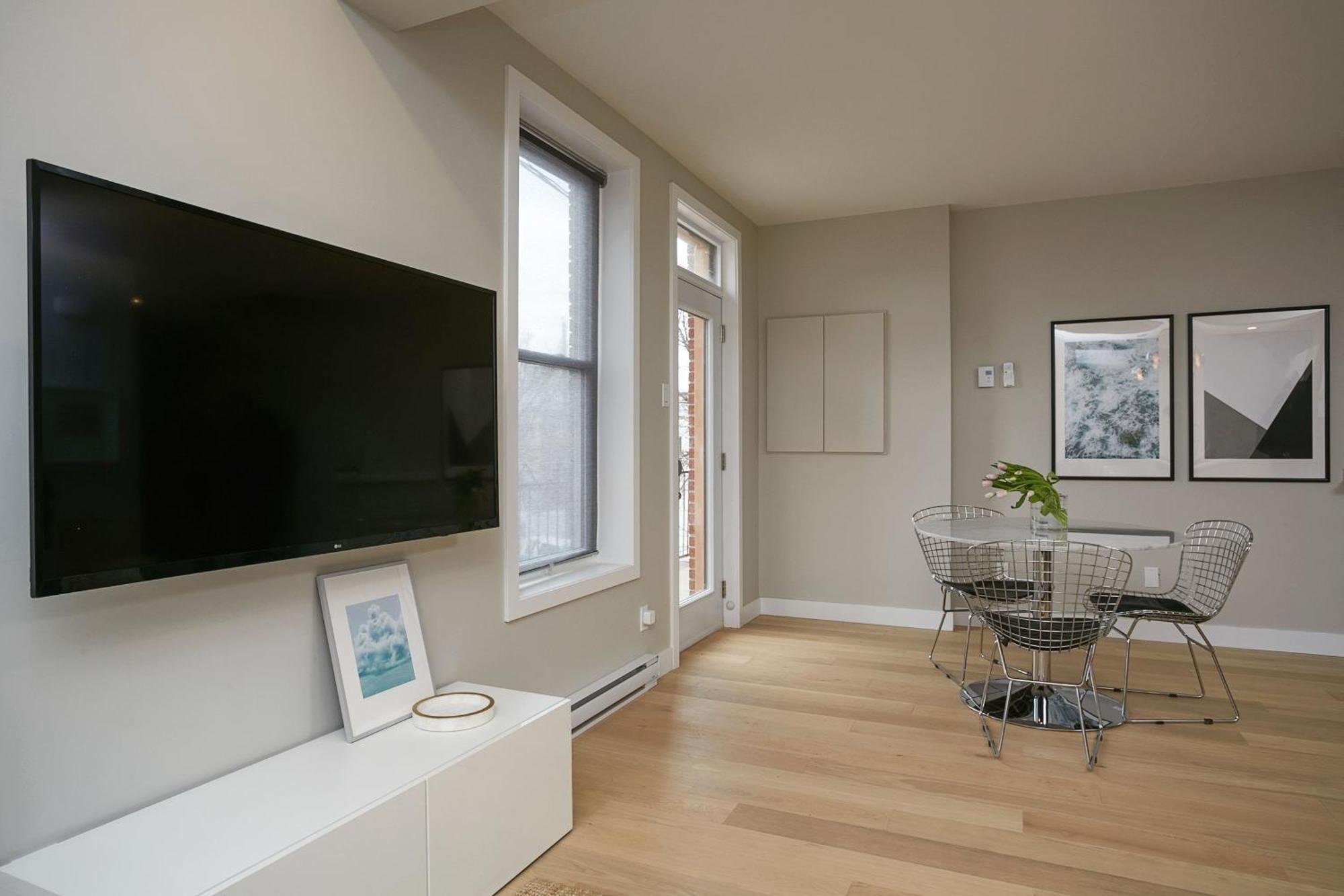 Appartement Explore From Sleek Contemporary By Den Montréal